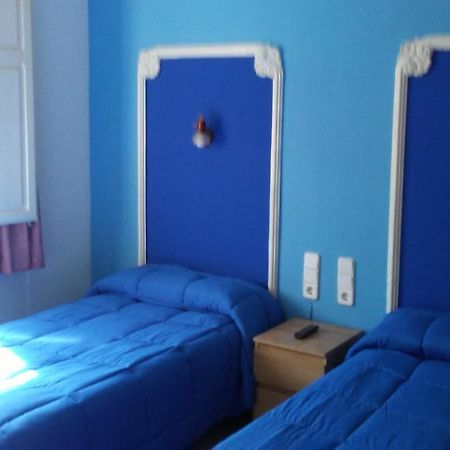Hostal Porta De Ferro Sant Boi de Llobregat Exteriör bild