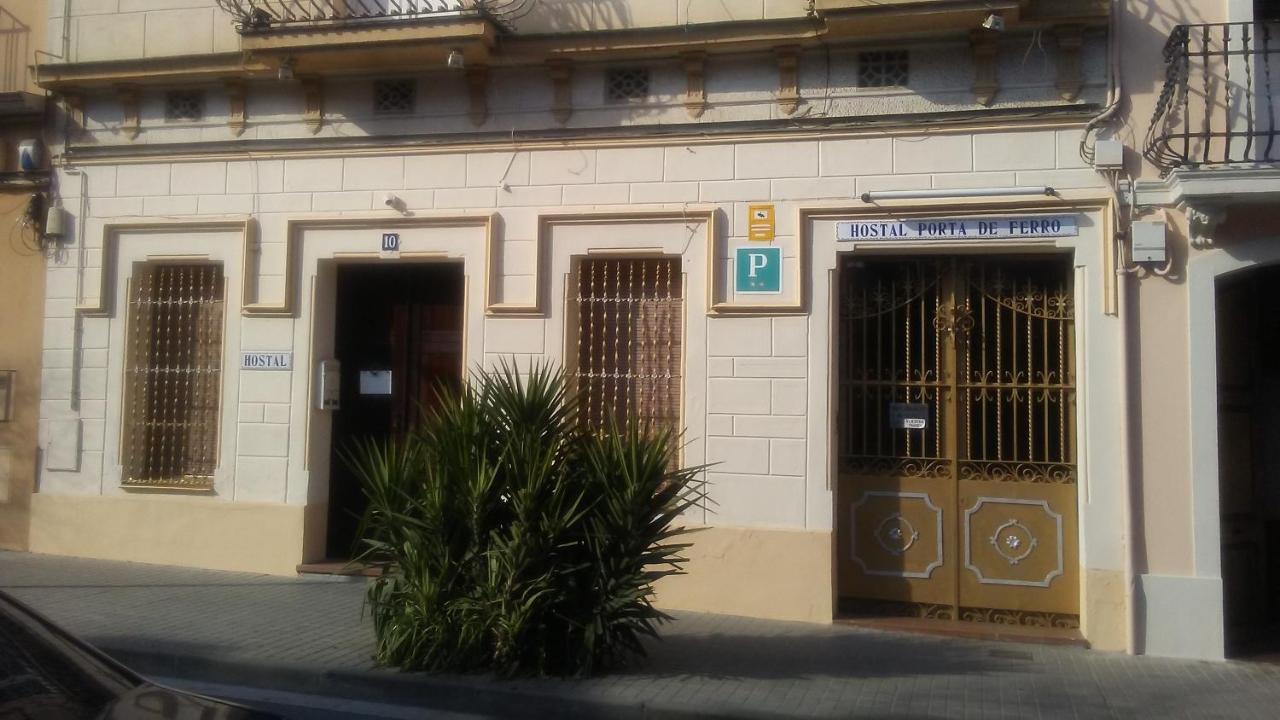 Hostal Porta De Ferro Sant Boi de Llobregat Exteriör bild