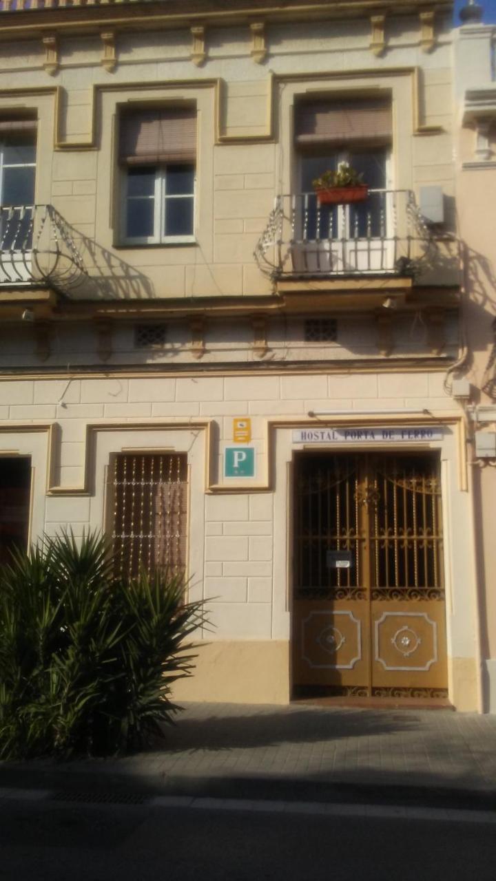 Hostal Porta De Ferro Sant Boi de Llobregat Exteriör bild