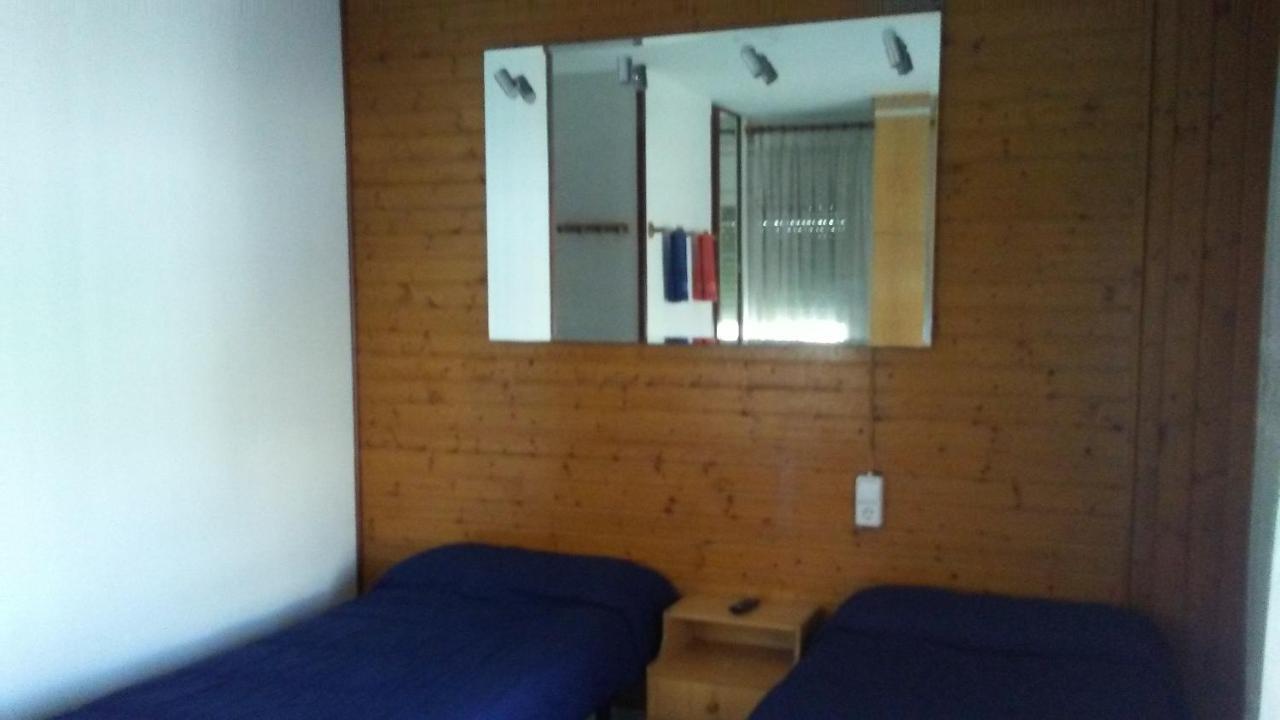 Hostal Porta De Ferro Sant Boi de Llobregat Exteriör bild